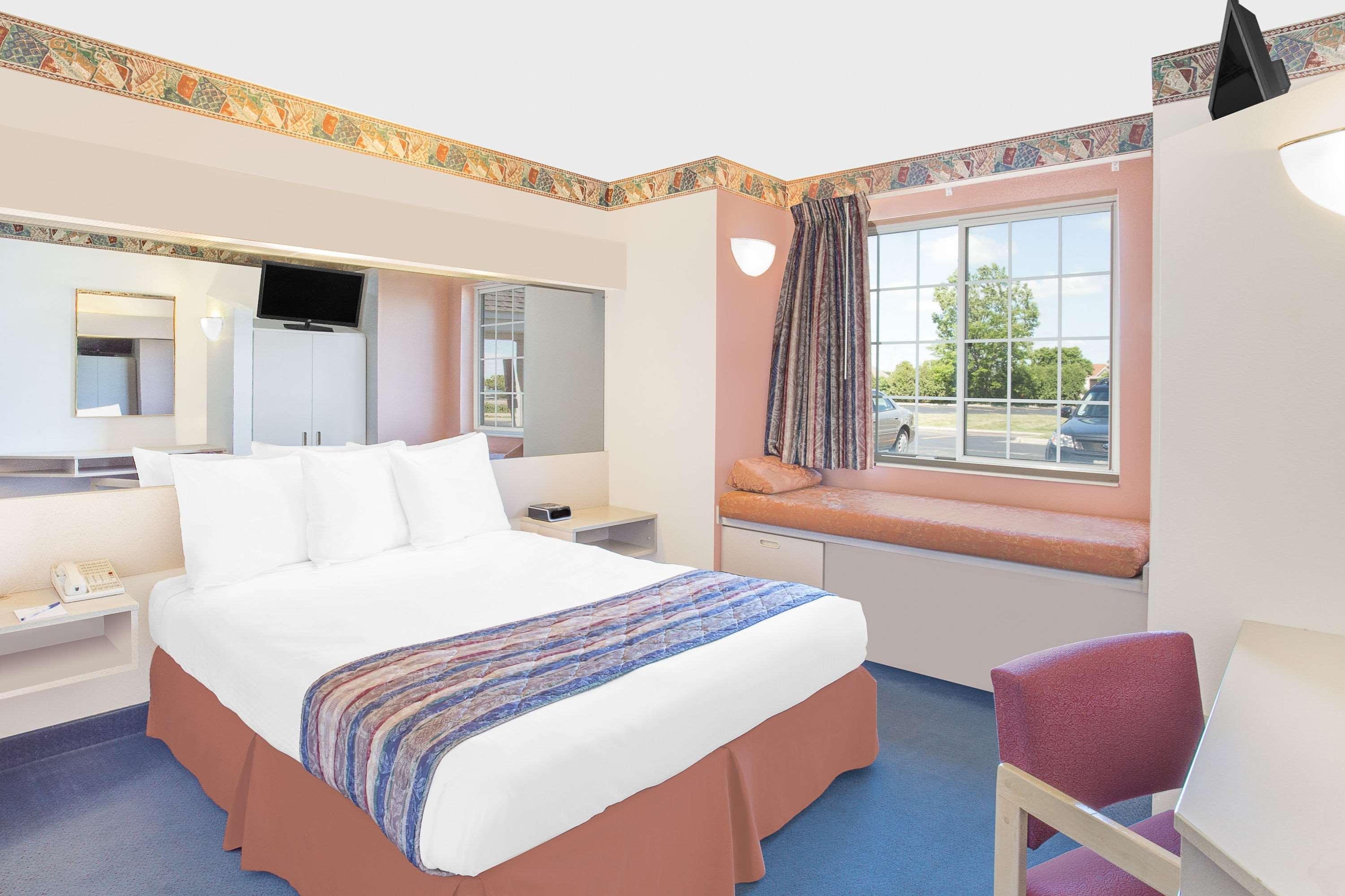 Microtel Inn & Suites By Wyndham Fond Du Lac Buitenkant foto