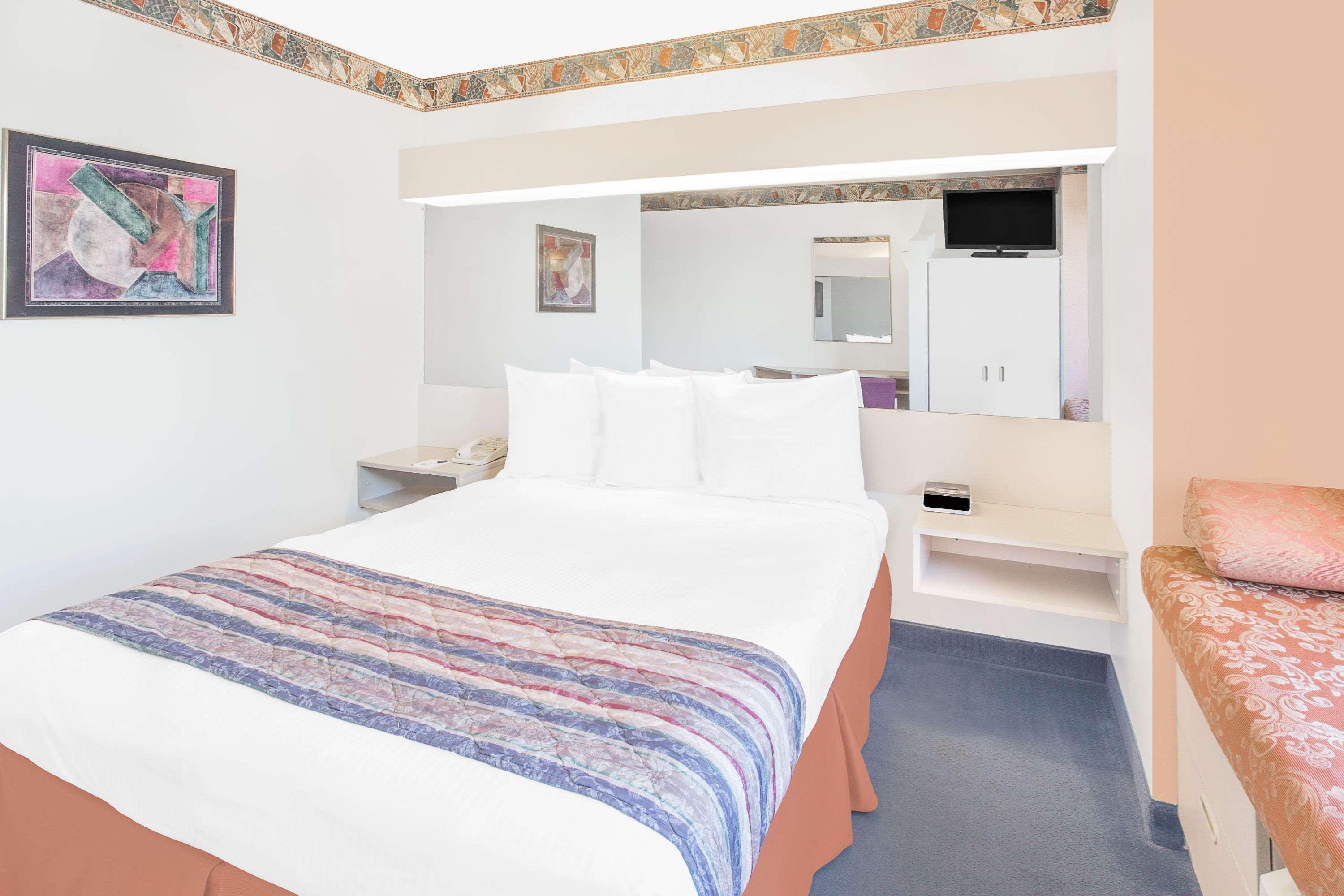 Microtel Inn & Suites By Wyndham Fond Du Lac Buitenkant foto