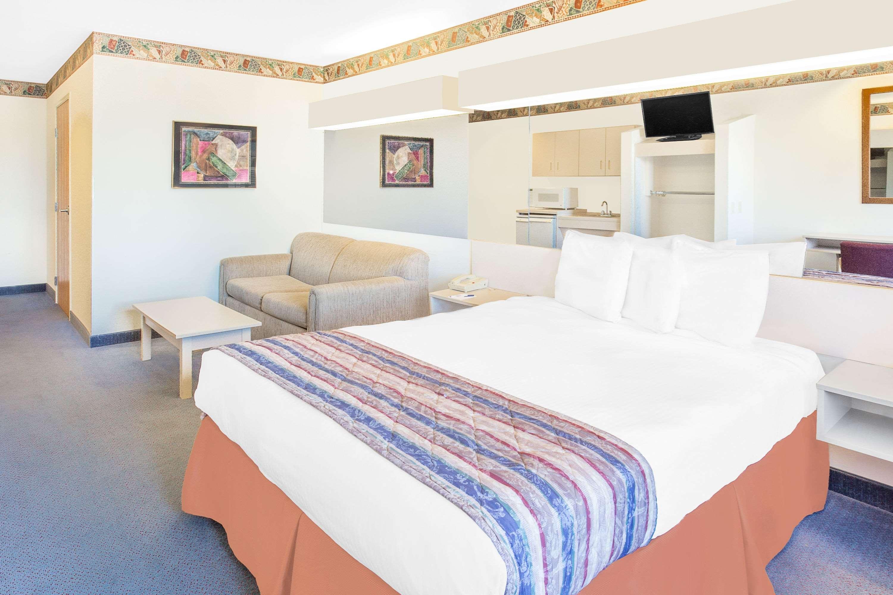 Microtel Inn & Suites By Wyndham Fond Du Lac Buitenkant foto